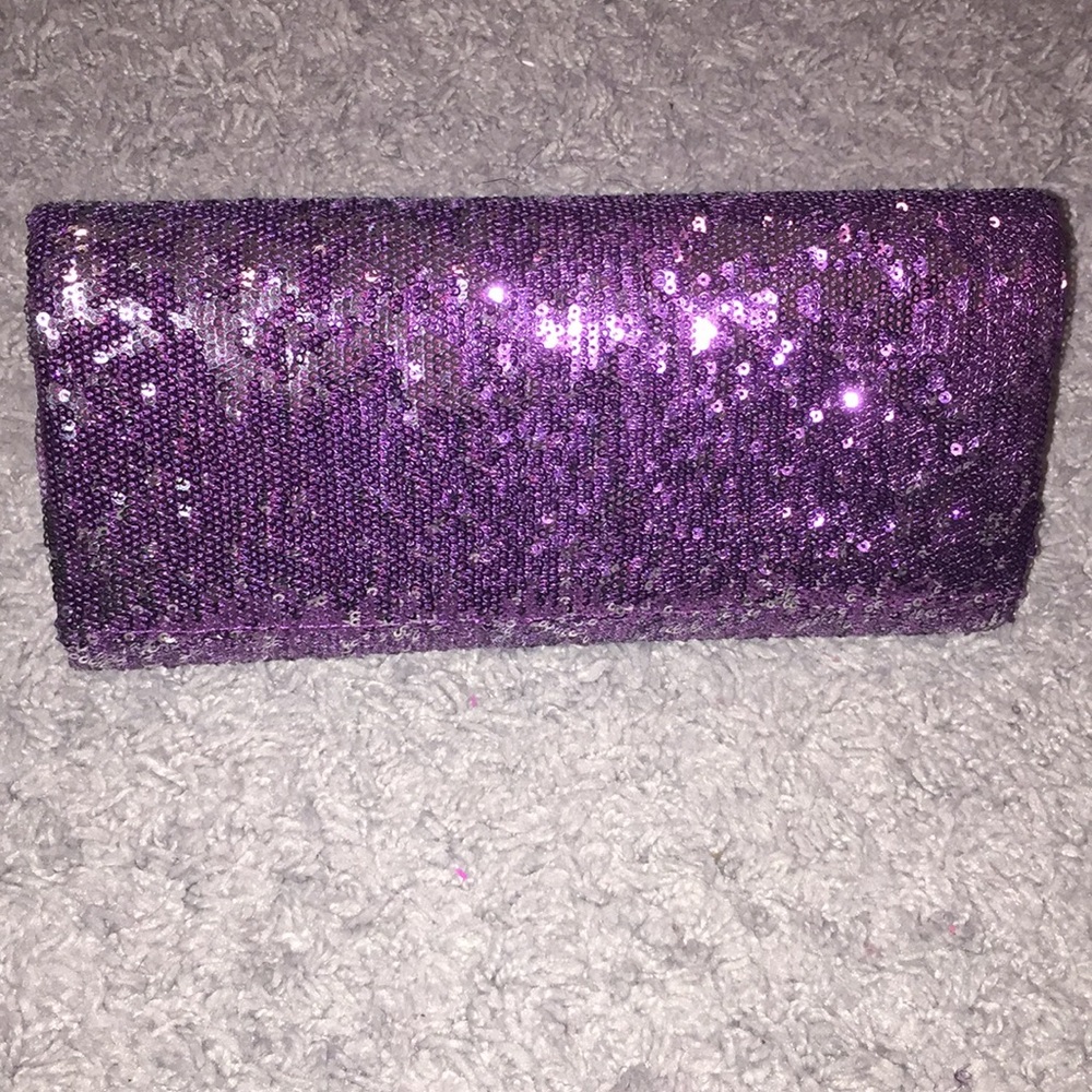 Clutch - Picture 4 of 4